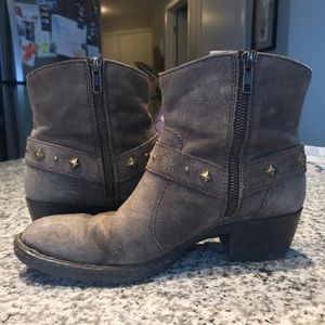 Born Western booties size 7